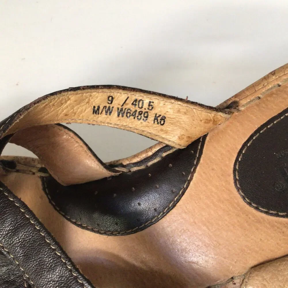 Born Slip On Brown Leather Sandals Sz 9